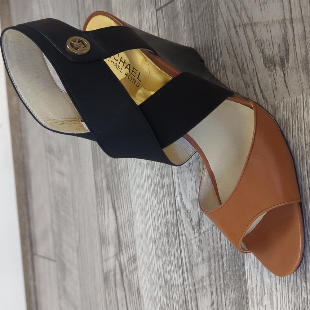 MICHAEL Michael Kors Meadow Wedge Sz. 8.5M